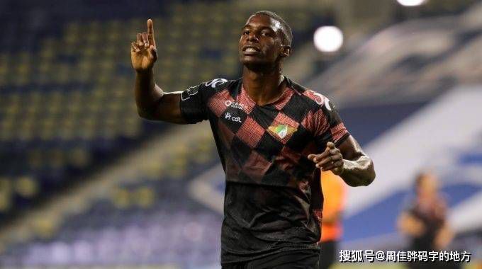 叶辰也明白钟叔的心态，于是便笑着说道：钟叔您尽管放心，我既然要带您去见他们，就是不想过分为难他们，否则的话，我直接让人把他们干掉，这件事情就一劳永逸的彻底解决了。